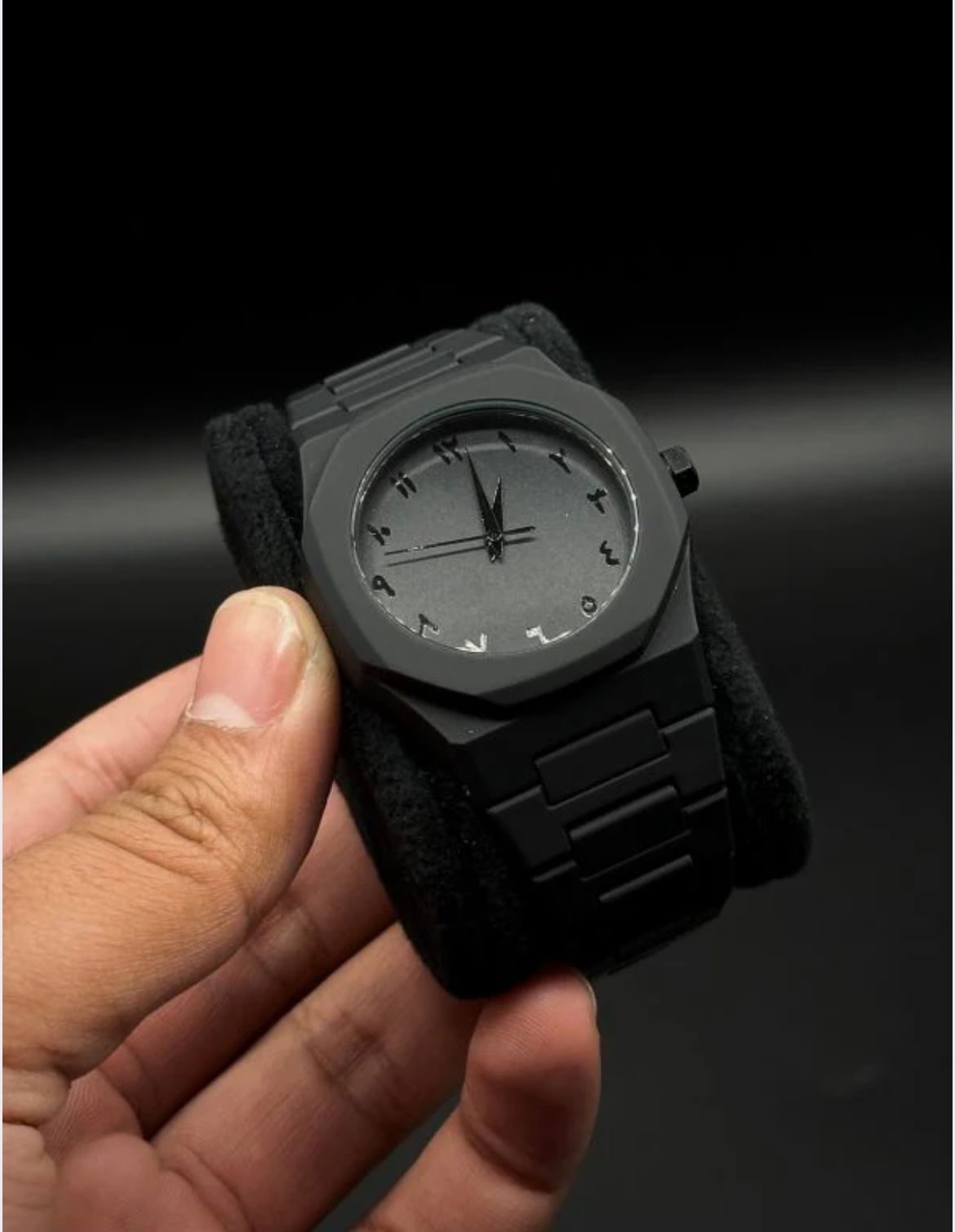 Full Black AURA Quartz Analog Watch – Premium Lightweight Design